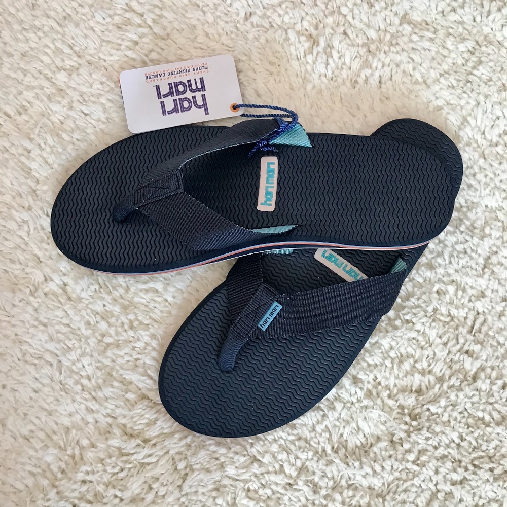 Hari Mari Men's Navy Flip Flops NWT
